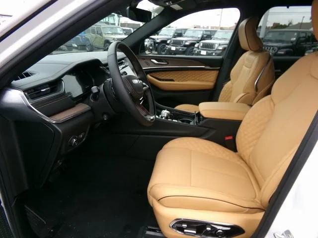 new 2025 Jeep Grand Cherokee car, priced at $58,455