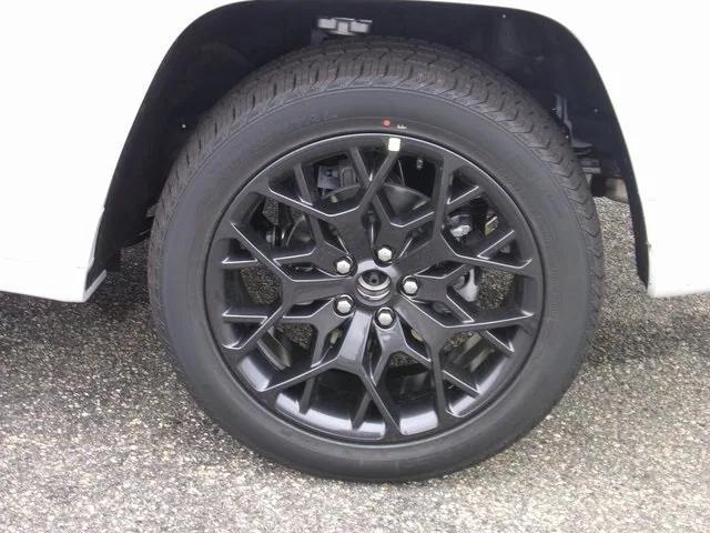 new 2025 Jeep Grand Cherokee car, priced at $58,455