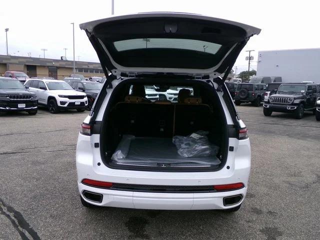 new 2025 Jeep Grand Cherokee car, priced at $58,455