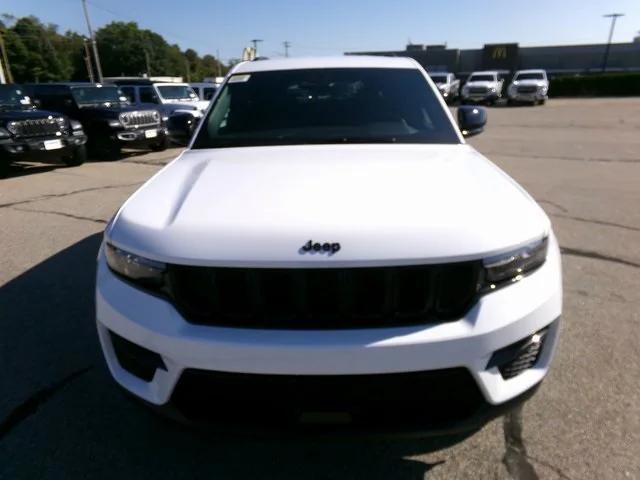 new 2025 Jeep Grand Cherokee car, priced at $44,875