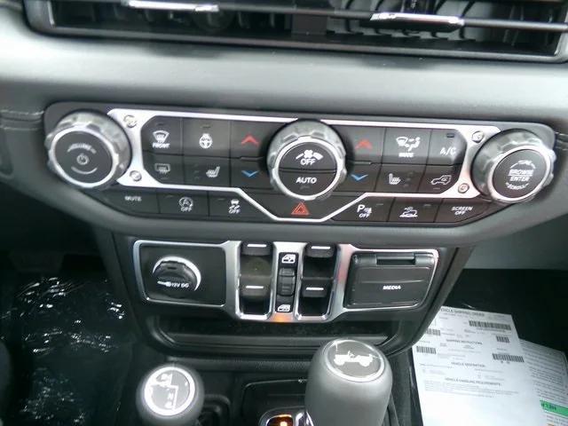 new 2025 Jeep Wrangler car, priced at $54,620