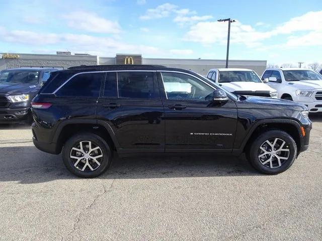 new 2025 Jeep Grand Cherokee car, priced at $45,310