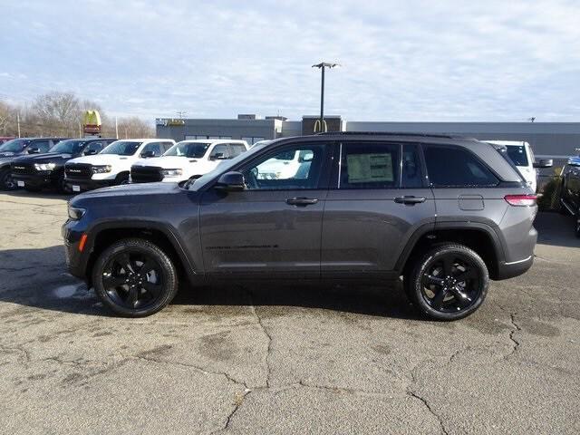 new 2025 Jeep Grand Cherokee car, priced at $48,035