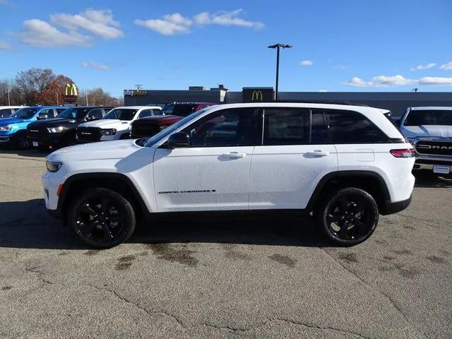 new 2025 Jeep Grand Cherokee car, priced at $48,940