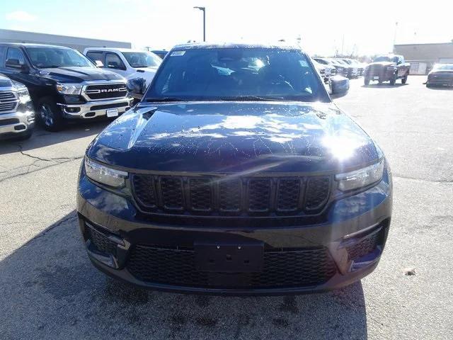 new 2025 Jeep Grand Cherokee car, priced at $48,035