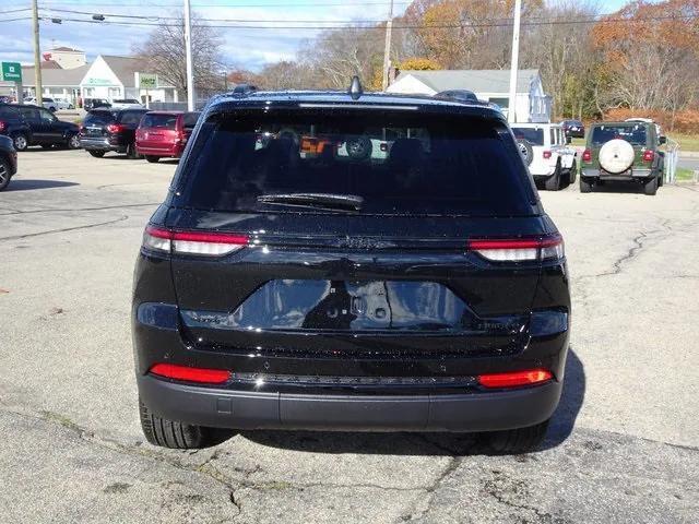 new 2025 Jeep Grand Cherokee car, priced at $48,035