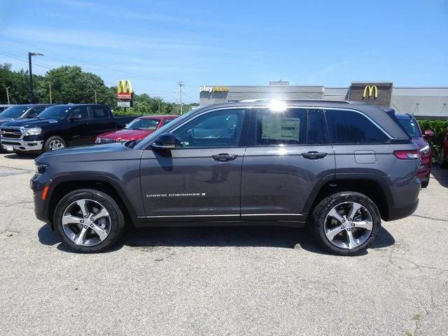 new 2024 Jeep Grand Cherokee car, priced at $46,935