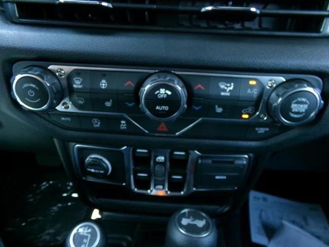 new 2025 Jeep Wrangler car, priced at $49,175