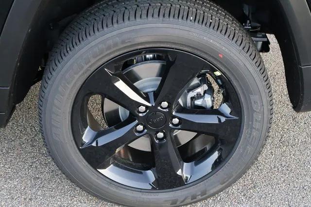 new 2025 Jeep Grand Cherokee L car, priced at $47,625