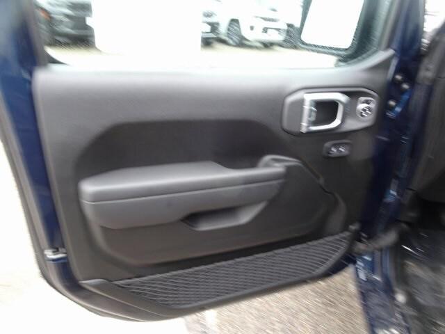 new 2025 Jeep Wrangler car, priced at $50,640
