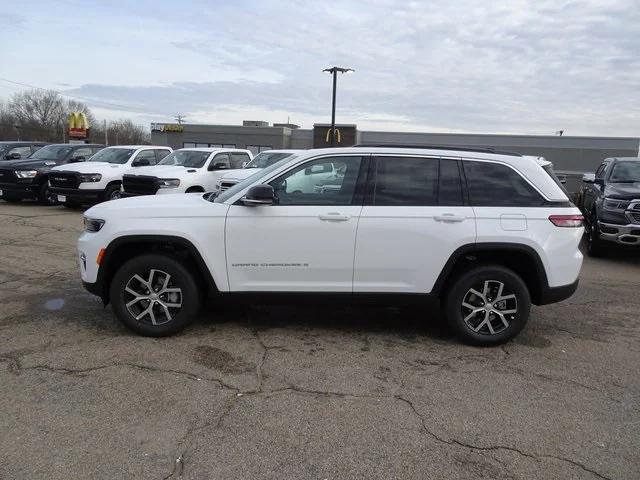 new 2025 Jeep Grand Cherokee car, priced at $44,715