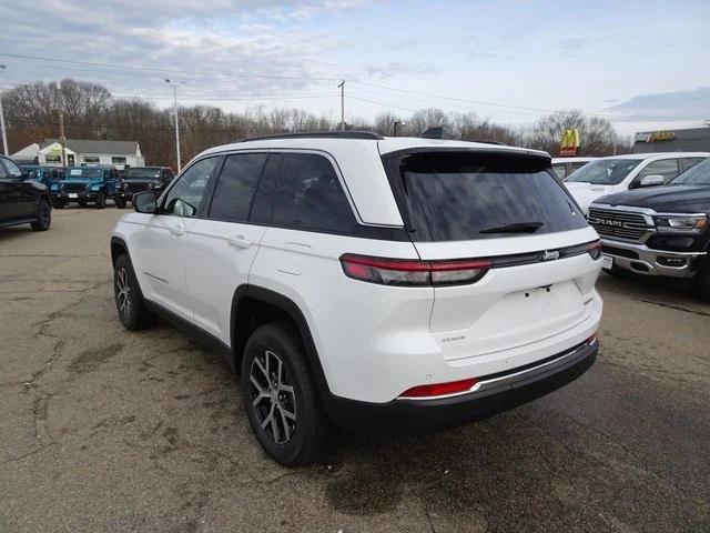 new 2025 Jeep Grand Cherokee car, priced at $44,715