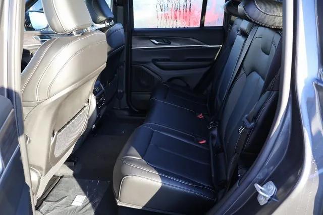 new 2025 Jeep Grand Cherokee car, priced at $45,760