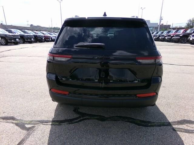 new 2025 Jeep Grand Cherokee car, priced at $43,005