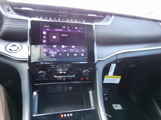 new 2025 Jeep Grand Cherokee car, priced at $43,005