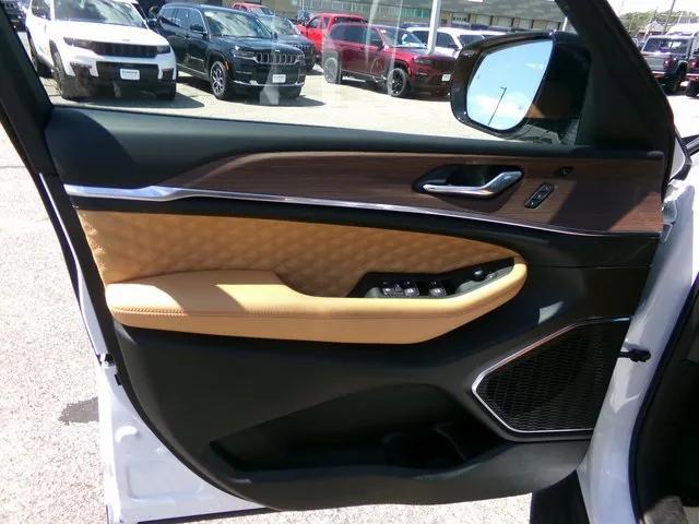 new 2025 Jeep Grand Cherokee L car, priced at $59,571