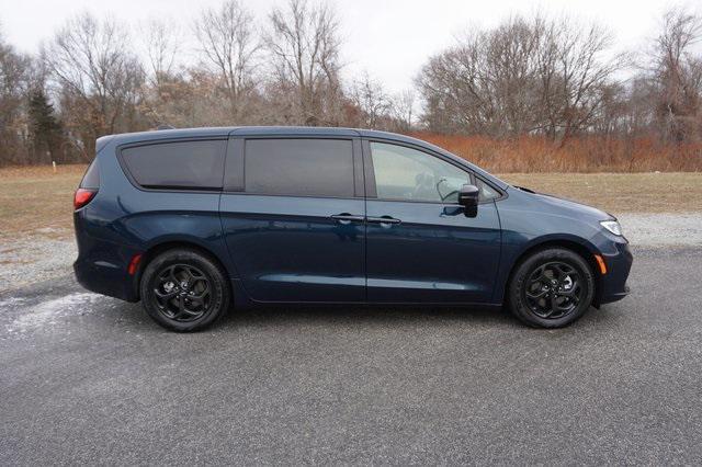 used 2023 Chrysler Pacifica Hybrid car, priced at $38,978