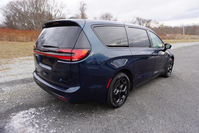 used 2023 Chrysler Pacifica Hybrid car, priced at $38,978