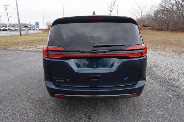 used 2023 Chrysler Pacifica Hybrid car, priced at $38,978