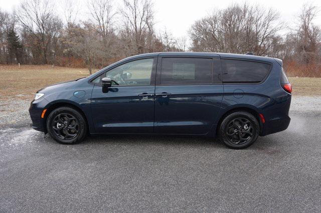 used 2023 Chrysler Pacifica Hybrid car, priced at $38,978