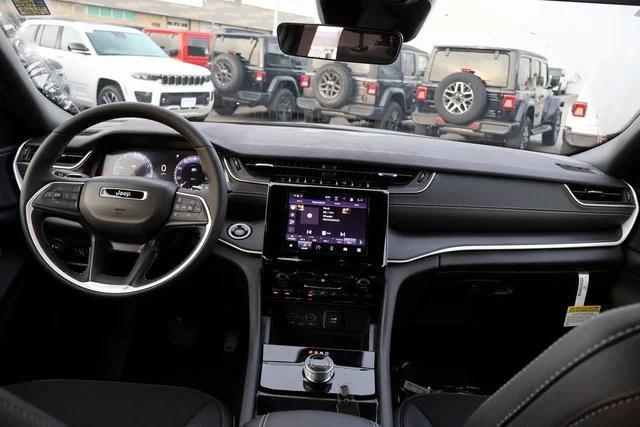 new 2025 Jeep Grand Cherokee car, priced at $42,625