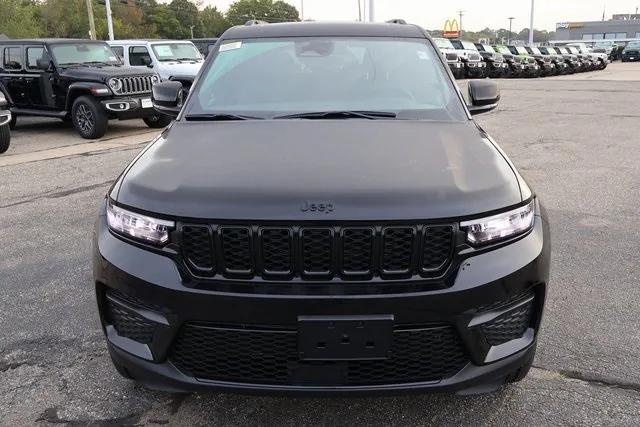 new 2025 Jeep Grand Cherokee car, priced at $42,625