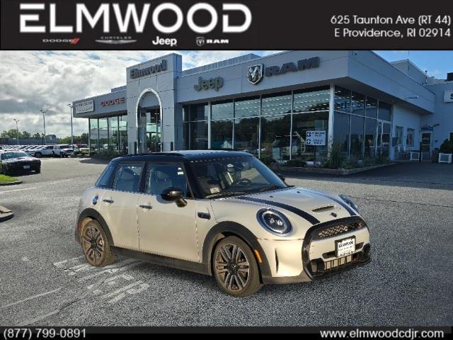 used 2022 MINI Hardtop car, priced at $27,440