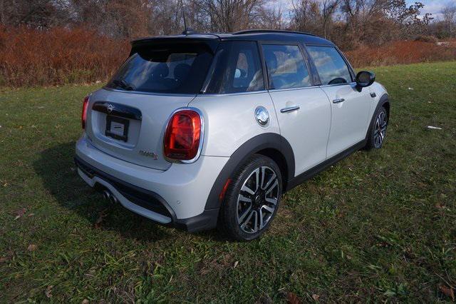 used 2022 MINI Hardtop car, priced at $27,125