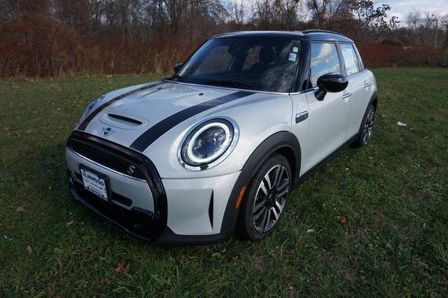 used 2022 MINI Hardtop car, priced at $27,125