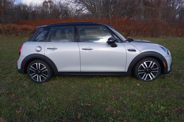 used 2022 MINI Hardtop car, priced at $27,125