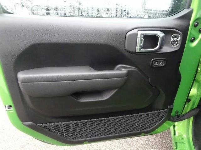 new 2025 Jeep Wrangler car, priced at $52,670