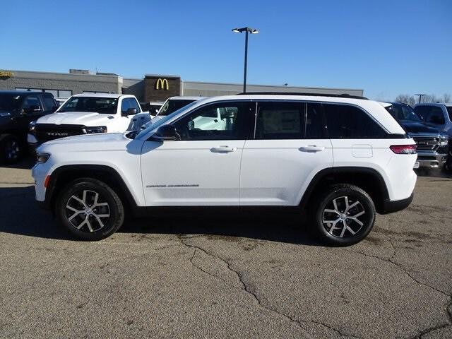 new 2025 Jeep Grand Cherokee car, priced at $42,200