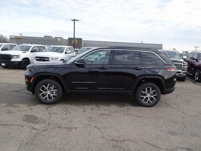 new 2025 Jeep Grand Cherokee car, priced at $42,795