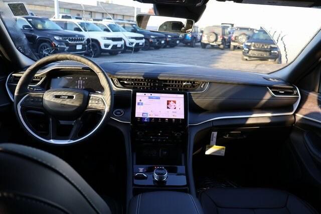 new 2025 Jeep Grand Cherokee car, priced at $43,245