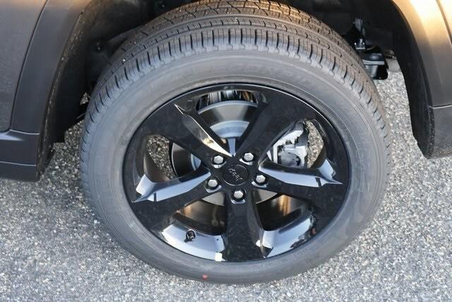 new 2025 Jeep Grand Cherokee car, priced at $50,910