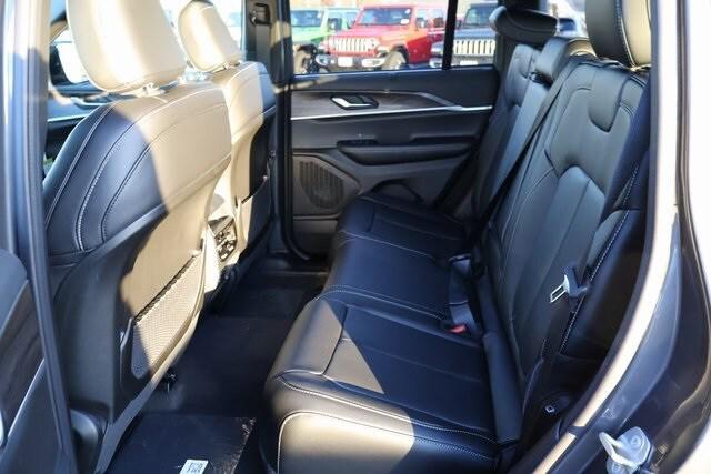 new 2025 Jeep Grand Cherokee car, priced at $50,910