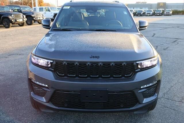 new 2025 Jeep Grand Cherokee car, priced at $50,910