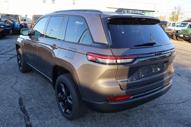 new 2025 Jeep Grand Cherokee car, priced at $50,910