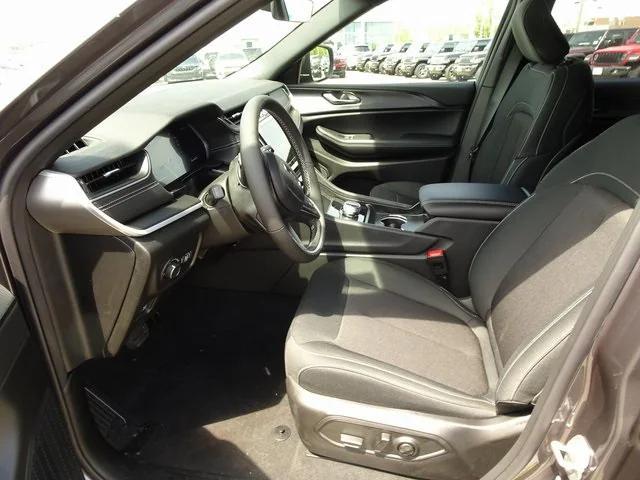 new 2025 Jeep Grand Cherokee L car, priced at $42,429