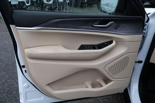 new 2025 Jeep Grand Cherokee car, priced at $42,150