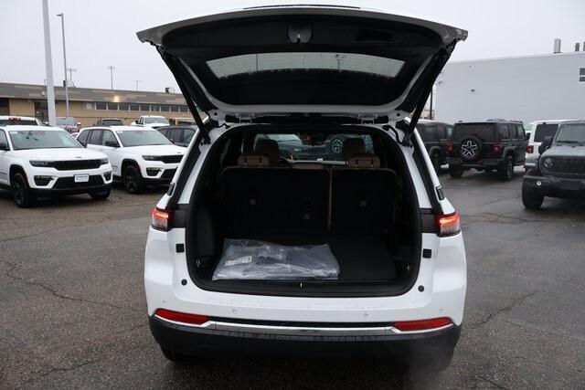 new 2025 Jeep Grand Cherokee car, priced at $42,150