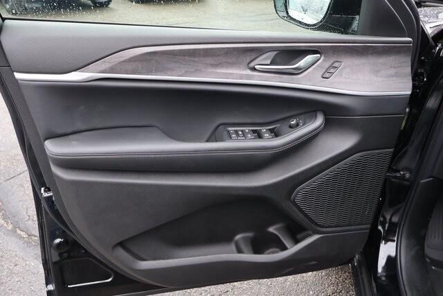 new 2025 Jeep Grand Cherokee car, priced at $45,010