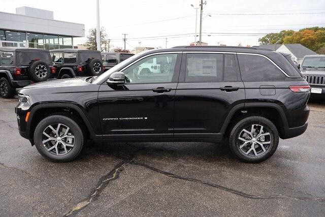 new 2025 Jeep Grand Cherokee car, priced at $45,010