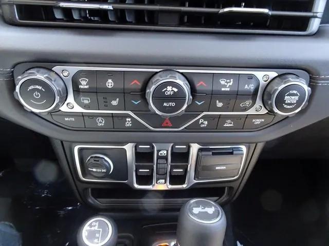 new 2025 Jeep Wrangler car, priced at $58,115