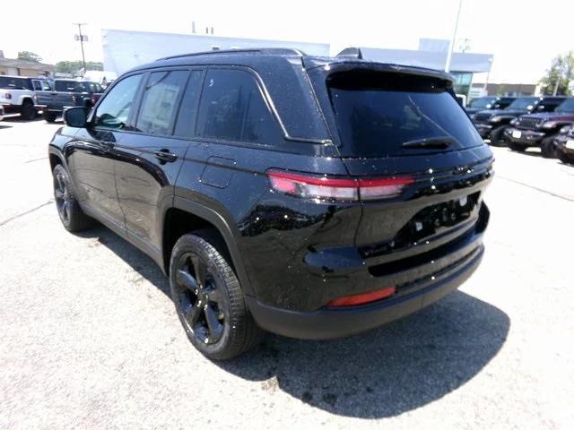 new 2025 Jeep Grand Cherokee car, priced at $47,121