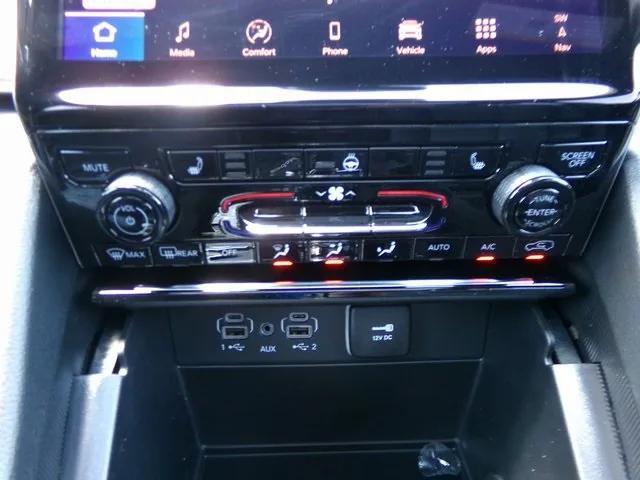 new 2025 Jeep Grand Cherokee car, priced at $47,121