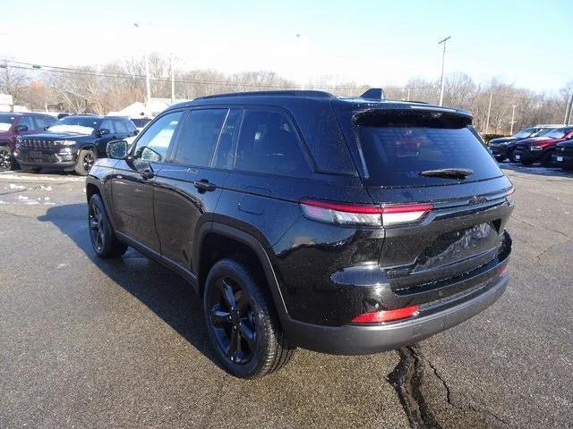 new 2025 Jeep Grand Cherokee car, priced at $50,960