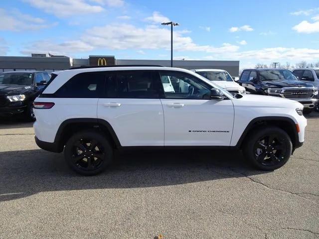 new 2025 Jeep Grand Cherokee car, priced at $47,440