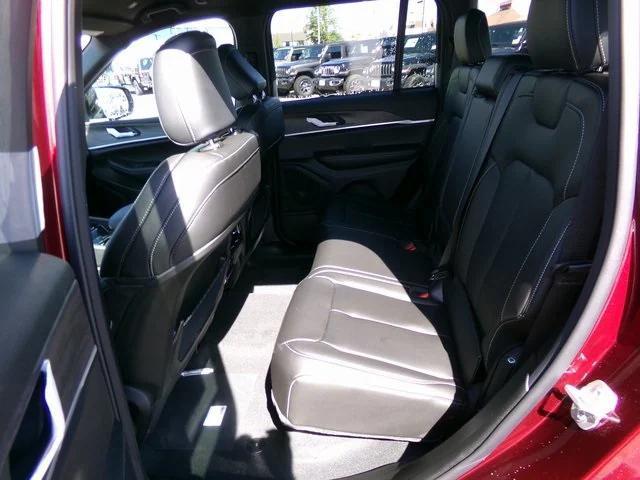 new 2025 Jeep Grand Cherokee car, priced at $42,381