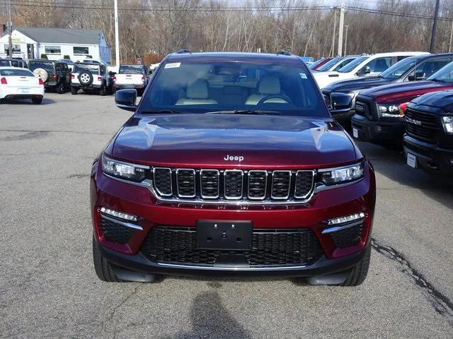 new 2025 Jeep Grand Cherokee car, priced at $47,935